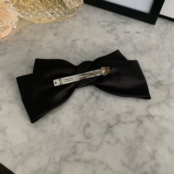 Free People Oversized Bow Hair Clip, NWOT. - Picture 3 of 3